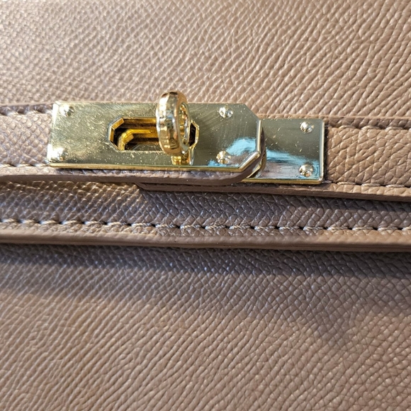 Taupe Handbag with Coordinating Twilly NWOT - Picture 6 of 8